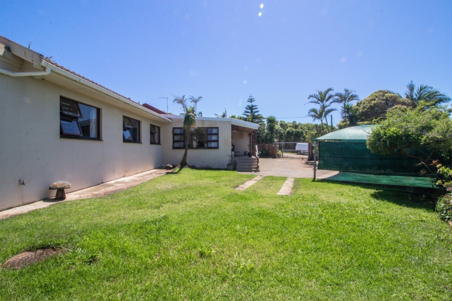 4 Bedroom Property for Sale in Sunrise On Sea Eastern Cape